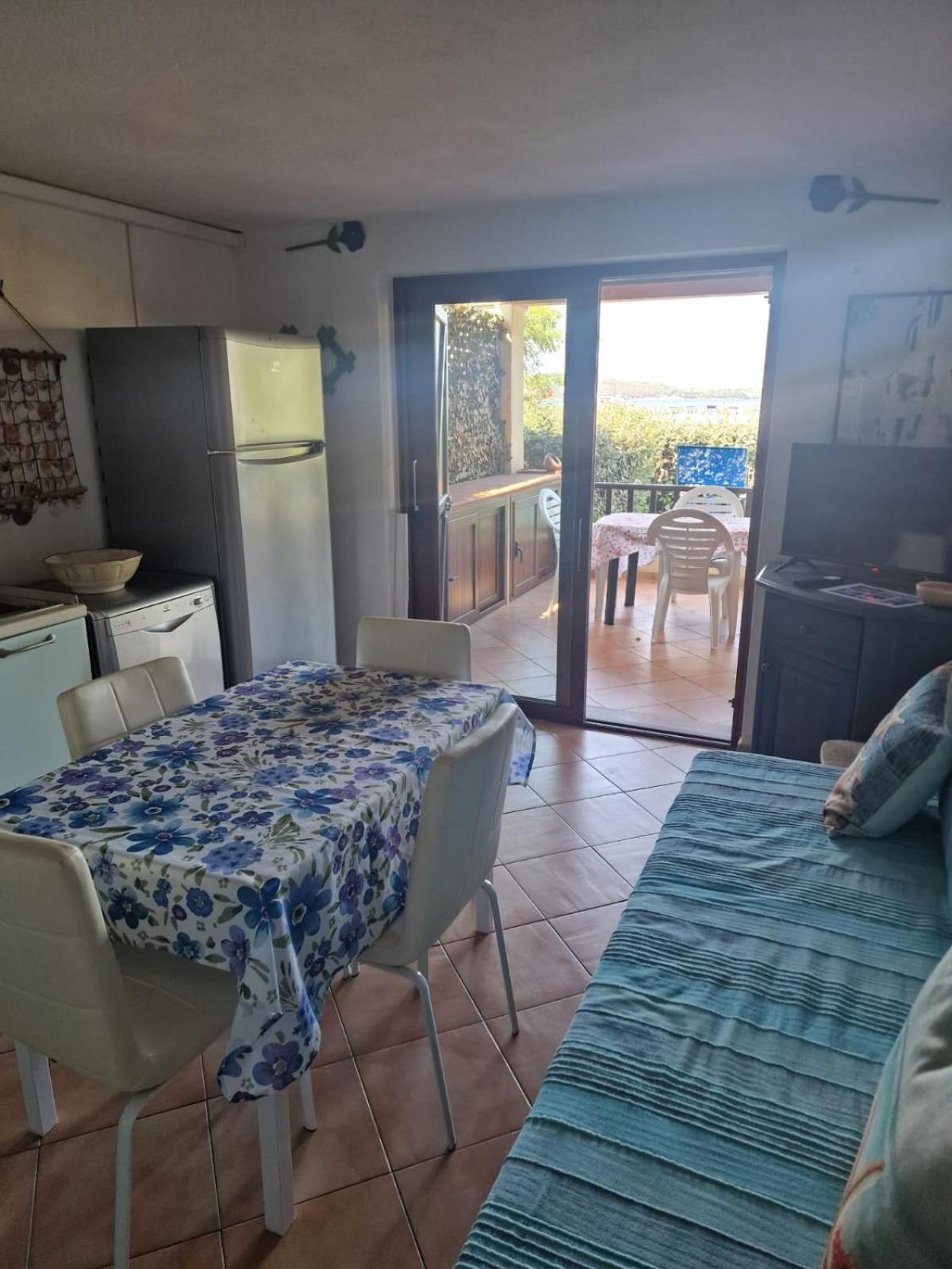 Appartamento Cala Reale, Piano Terra Marinella  Buitenkant foto
